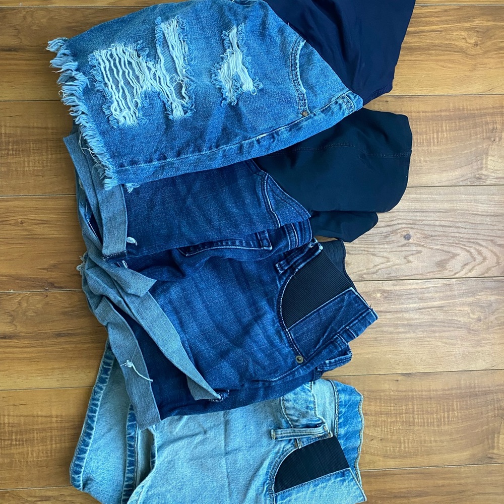 Maternity shorts